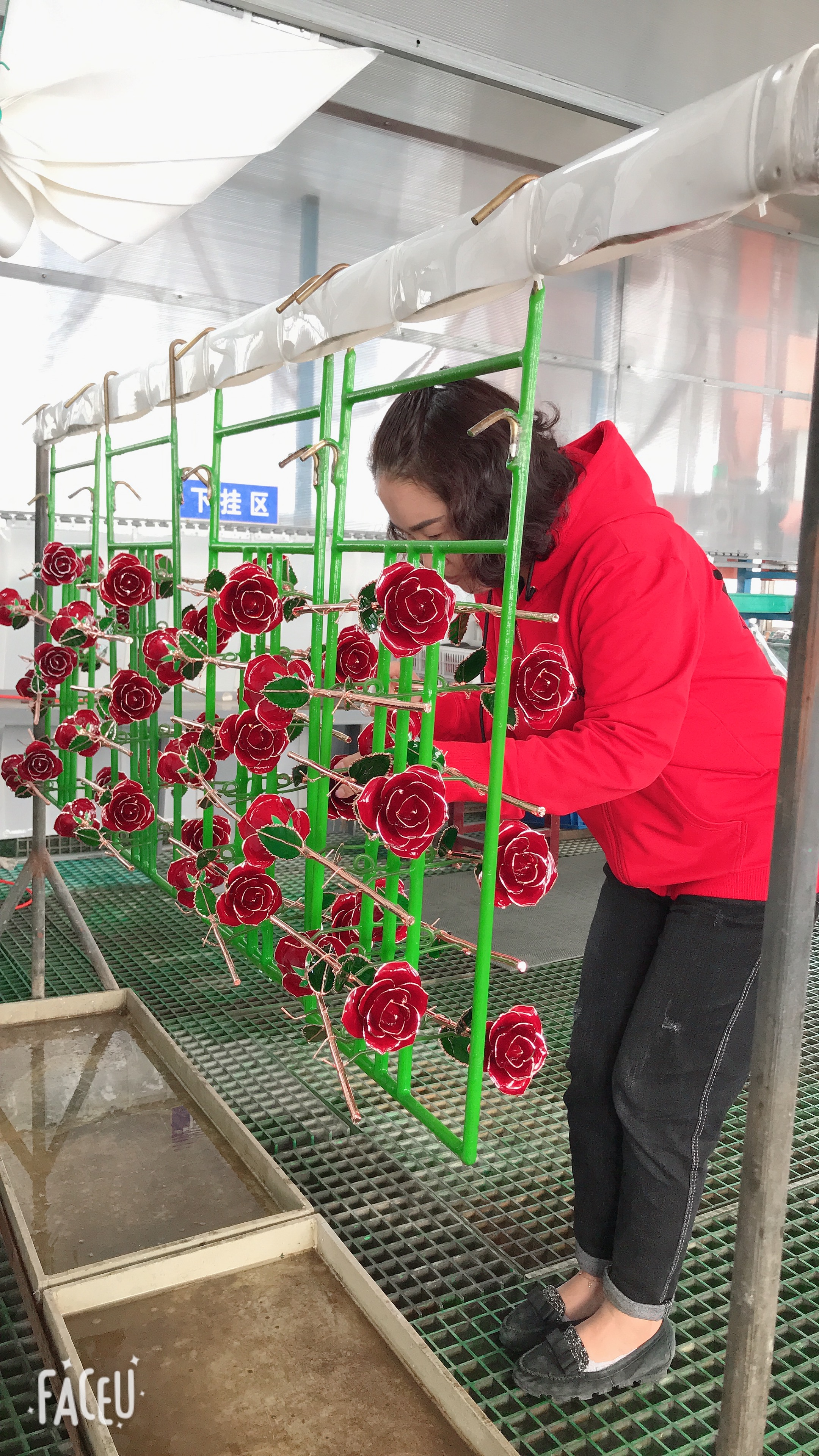 24k-gold-dipped-rose-manufacturer-china.jpg