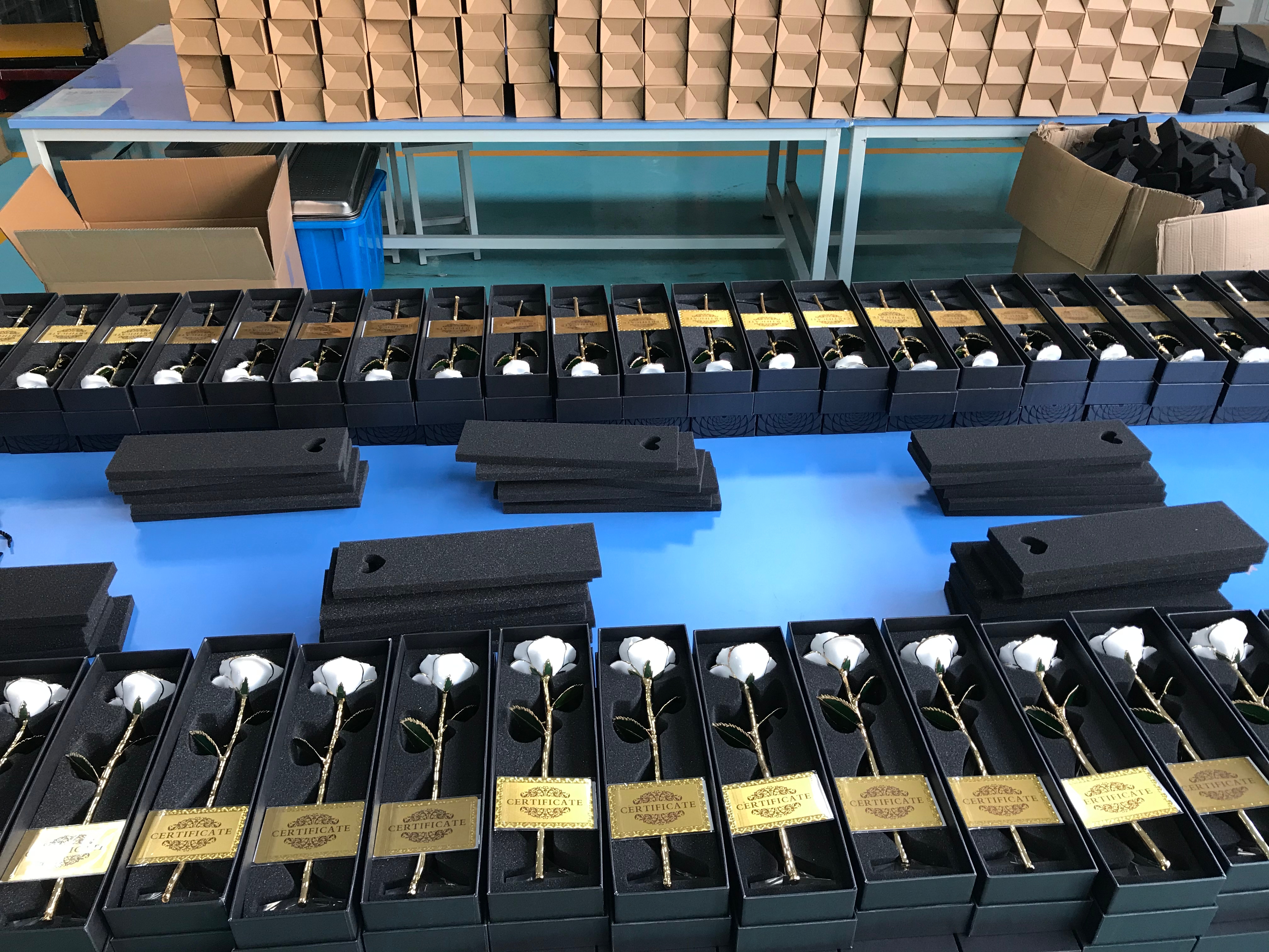 24K gold dipped rose manufacturer supplying jewelry stores