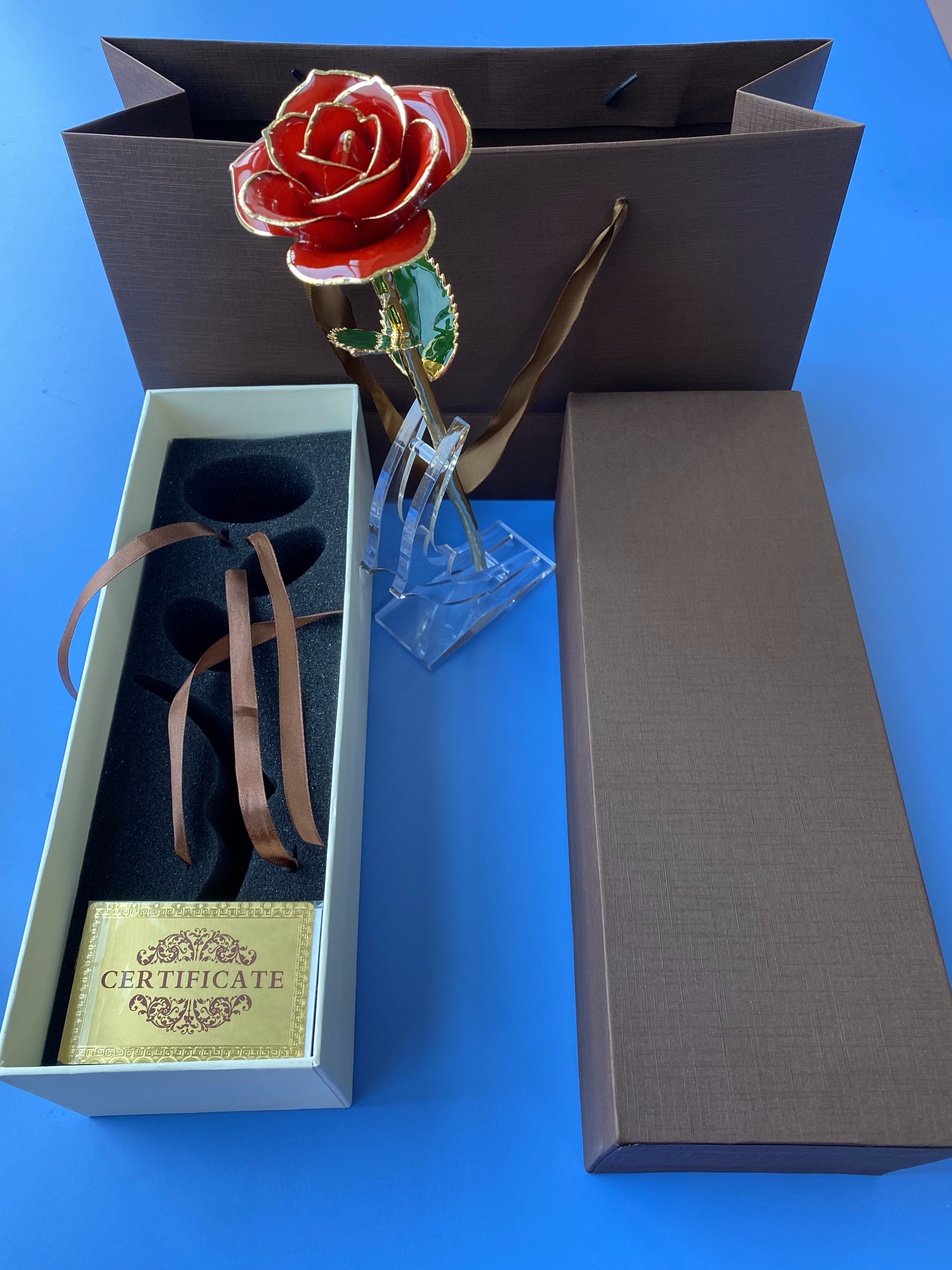 gold-rose-quality-control-and-packaging.jpg