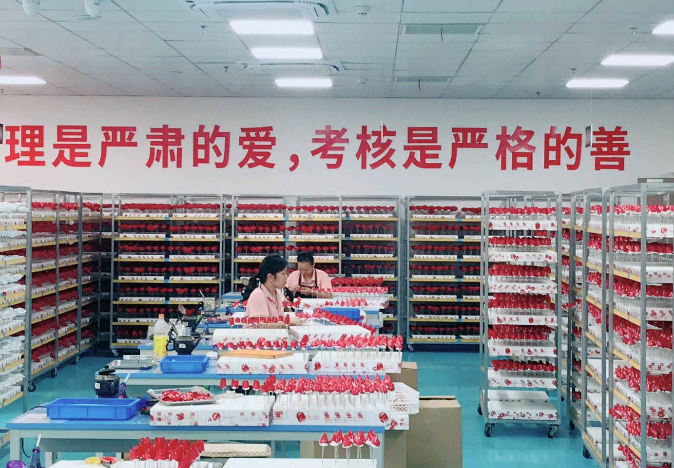 Workers producing natural 24K gold dipped roses in China