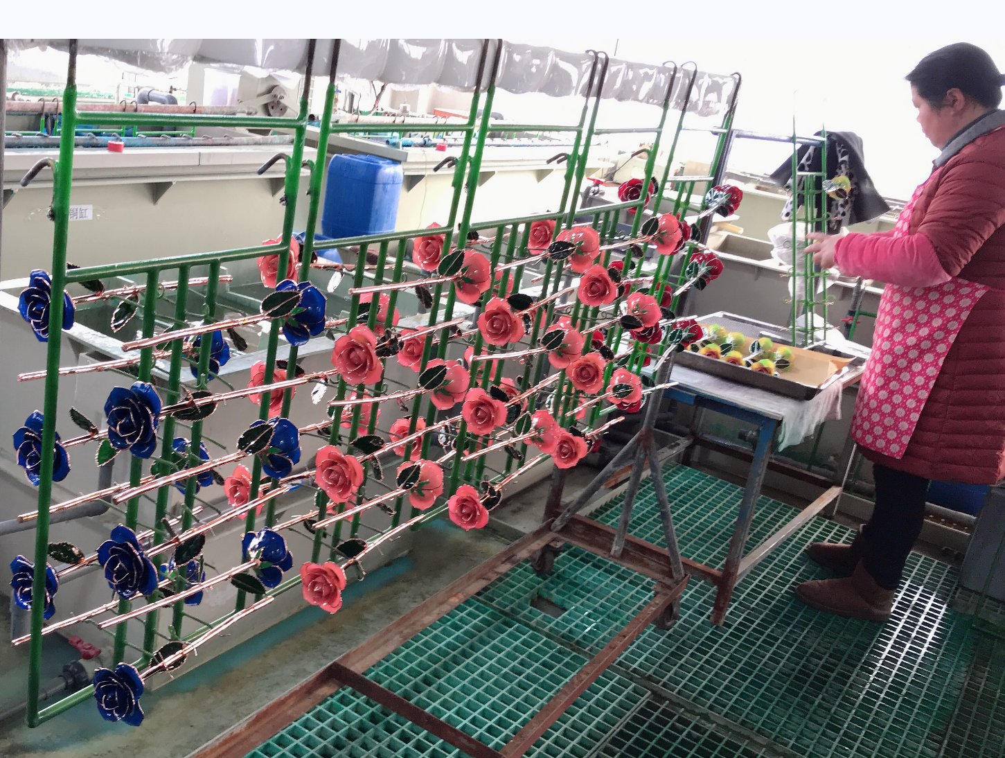 Gold plating process for natural preserved roses